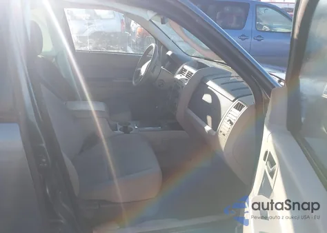 2010 Ford Escape Xlt from USA, damaged, VIN 1FMCU9DG4AKD46051